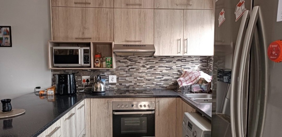 2 Bedroom Property for Sale in Zonnebloem Western Cape